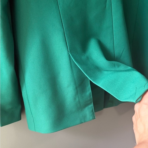 Hudson North, size 8, vibrant green blazer, recycled polyester - Picture 8 of 9